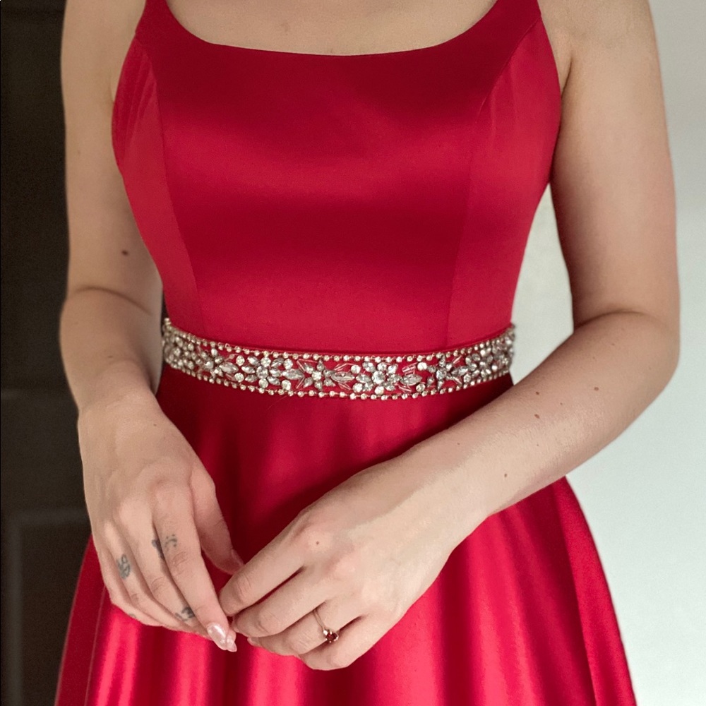 red prom dress